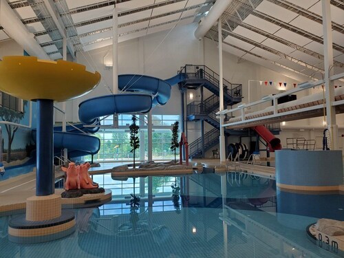 Cozy 2nd floor condo unit with balcony near downtown