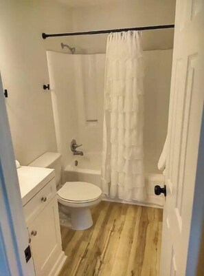 Shower - NEW! Modern Boho S Tampa Garden Condo near MacDill (Tampa)