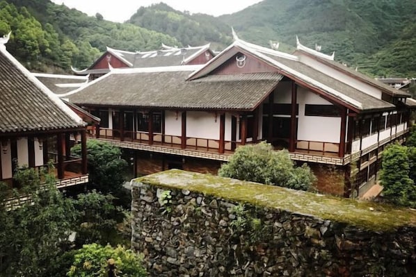 Exterior - Jianhe Hot Spring Linsen Collection Theme Hotel (Jianhe)