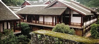 Jianhe Hot Spring Linsen Collection Theme Hotel