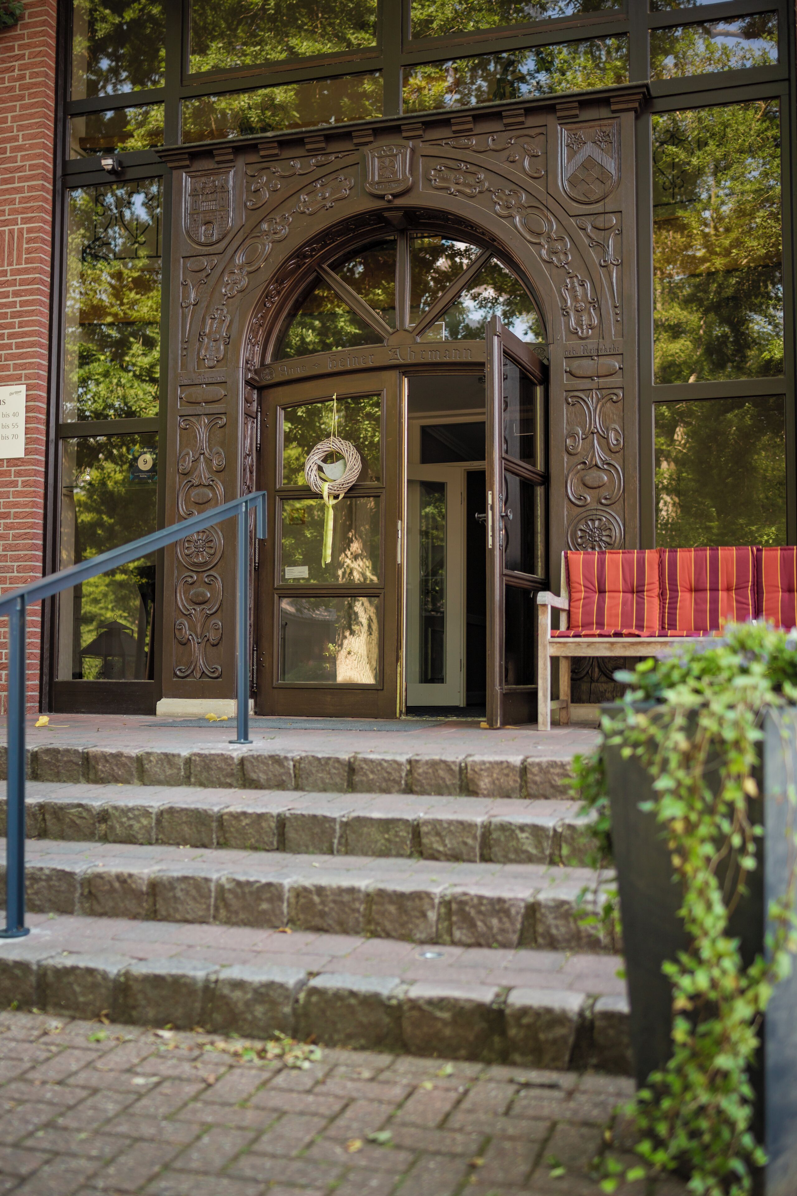 商务双人房 | 防过敏的被褥、特色装修、特色家居、办公桌