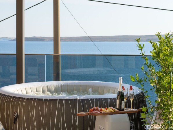 Outdoor spa tub - Rina Apartments - Superior One Bedroom Apartment with Terrace and Sea View (Baric Draga)