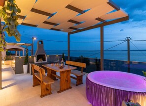 Outdoor dining - Rina Apartments - Superior One Bedroom Apartment with Terrace and Sea View (Baric Draga)