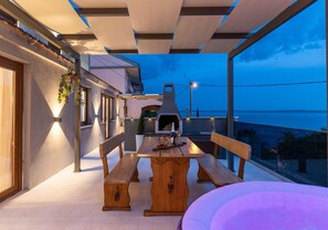 Outdoor dining - Rina Apartments - Superior One Bedroom Apartment with Terrace and Sea View (Baric Draga)