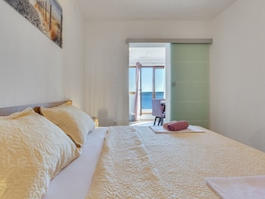 1 غرفة نوم ومكواة/لوح كي وواي فاي وملاءات أسرّة