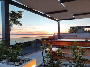 Outdoor dining - Rina Apartments - One Bedroom Apartment with Terrace and Sea View (Baric Draga)