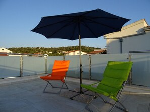 Terrace/patio - Villa Elite - Three Bedroom Holiday Home with Terrace and Hot Tub (Rogoznica)