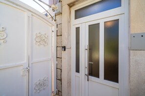 Exterior detail - Rooms Nina - Double room with Sea View and shared terrace (Dubrovnik)