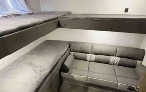 2 soverom og sengetøy