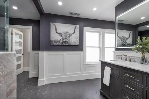 Highly Rated, Exceptional Clean, Cozy, Comfortable  Cowtown Casa TCU/Stockyards!