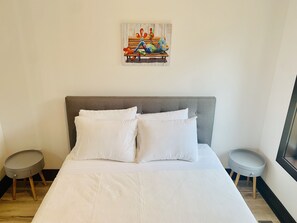 6 chambres, fer et planche à repasser, Wi-Fi, draps fournis