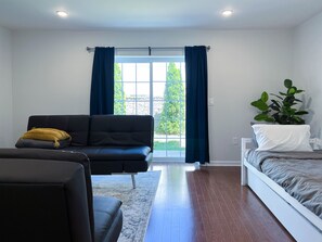 3 soverom, skrivebord, wi-fi (inkludert) og sengetøy