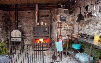 Frigobar, microondas, cafetera expreso, cafetera/tetera