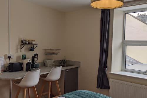 Habitación Confort doble | Servicio de comidas en la habitación