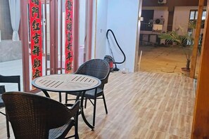 Unclassified image, 2 of 62, button - Pingyi to This Inn Travel Inn (Pingyi)