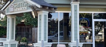 CAMPUS COTTAGE, GREAT LOCATION