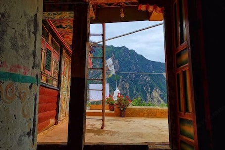 Interior. Zangjia Jiedai Brother Guest House