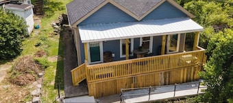 This house is a 2 bedroom(s), 1 bathrooms, located in Frankfort, KY.