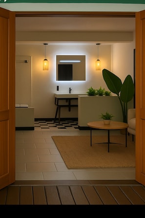 Superior Studio Suite, 1 King Bed (Chiquita) | Bathroom | Designer toiletries, hair dryer, towels, soap - Green Jungle House (Cahuita)