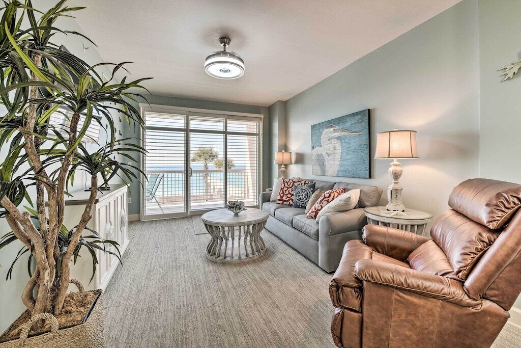 Beachfront Condo w/Pool, Hot Tub & Beach Chairs Included