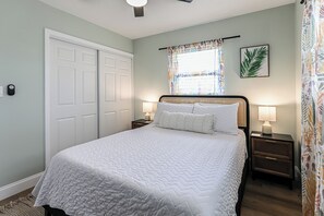 3 bedrooms, desk, iron/ironing board, free WiFi