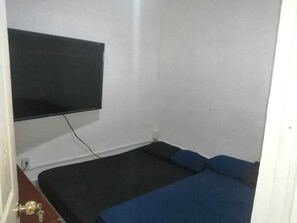 Down duvets, desk, laptop workspace, free WiFi