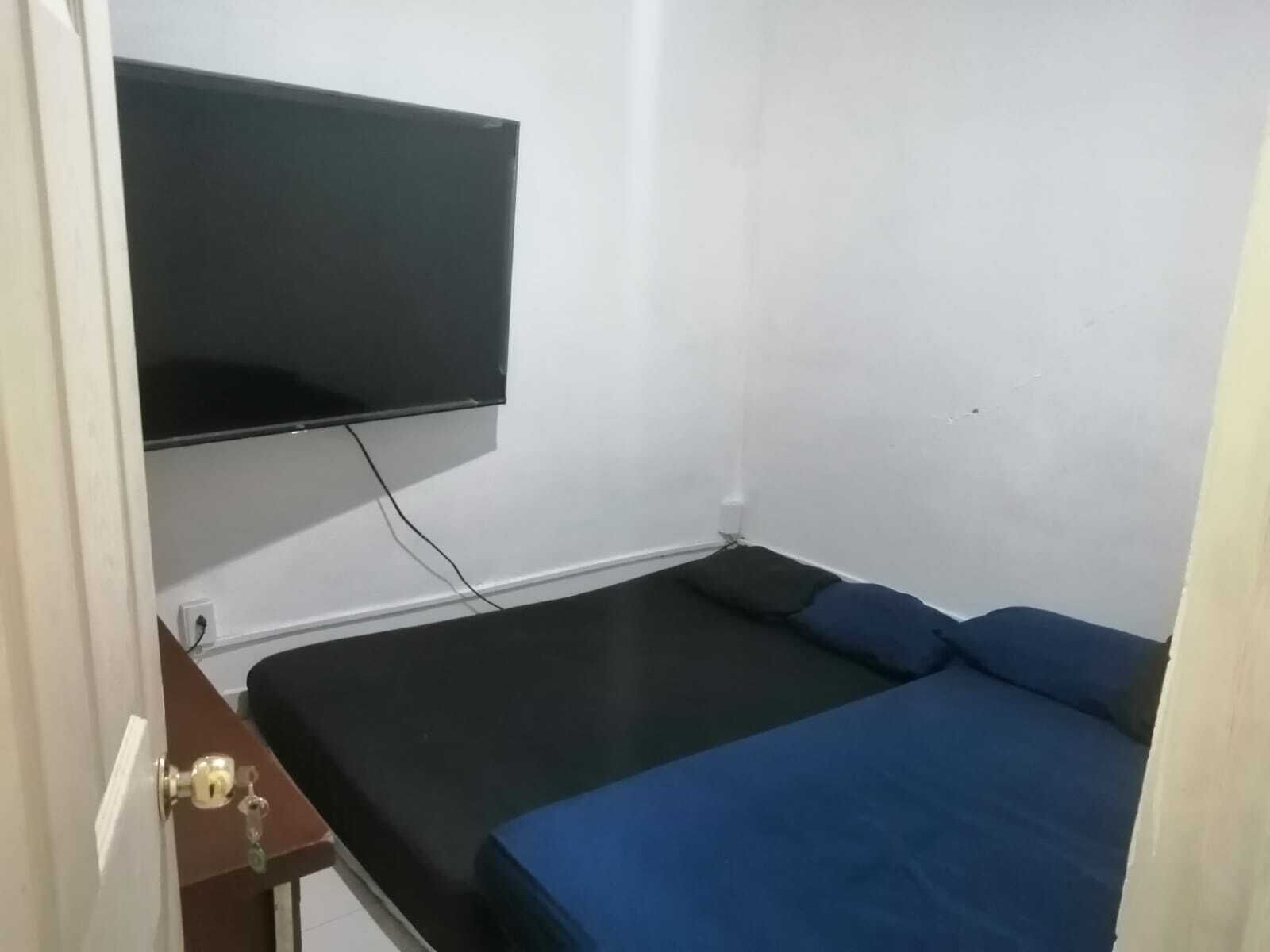 Foto - Hostal Oficinas Posada Albergue a 5 minutos Foro Sol Palacio Deportes Aeropuerto Mochileros backpack