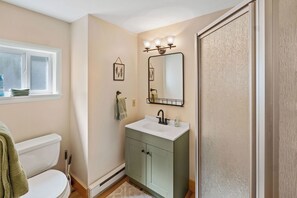 Shower - Charming one bedroom on Main St (Old Forge)