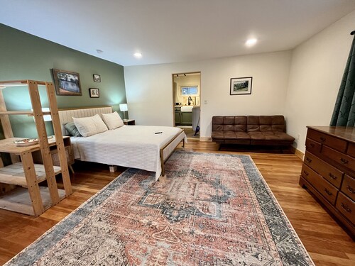 Charming one bedroom on Main St