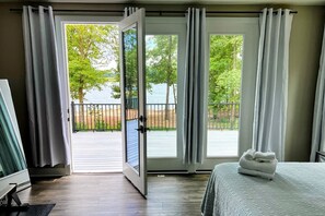 4 Schlafzimmer, Schreibtisch, Bügeleisen/Bügelbrett, Reisekinderbett