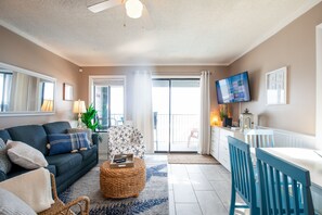 Smart TV, Netflix, streaming services - Oceanfront Balcony Penthouse @ Myrtle Beach Resort (Myrtle Beach)