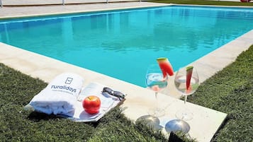 Een verwarmd zwembad