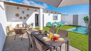 Outdoor dining - Casa Romero Nerja by Ruralidays (Málaga)