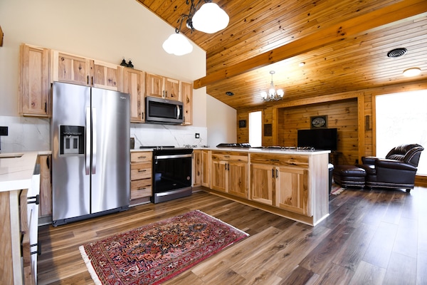 Køleskab, mikrobølgeovn, ovn, kogeplade