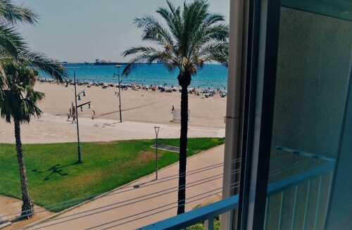 -FIRST LINE OF THE BEACH NEXT TO PORTAVENTURA AND SALOU