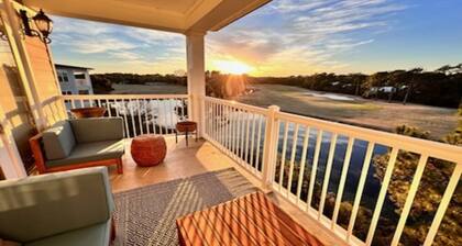 St James Golf Resort-Luxe 3/3 Condo, Sleeps8, Pool, DogOk, Gated