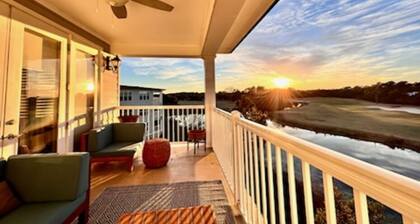 St James Golf Resort-Luxe 3/3 Condo, Sleeps8, Pool, DogOk, Gated