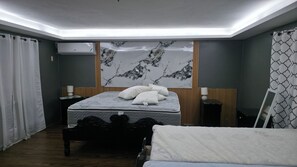 2 bedrooms, iron/ironing board, free WiFi, bed sheets - Cozyville in the Manor (Ocho Rios)