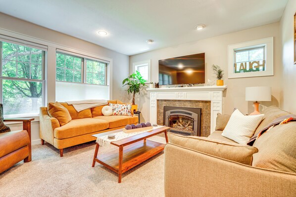 Televisión y chimenea