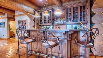 Bar (in der Unterkunft)