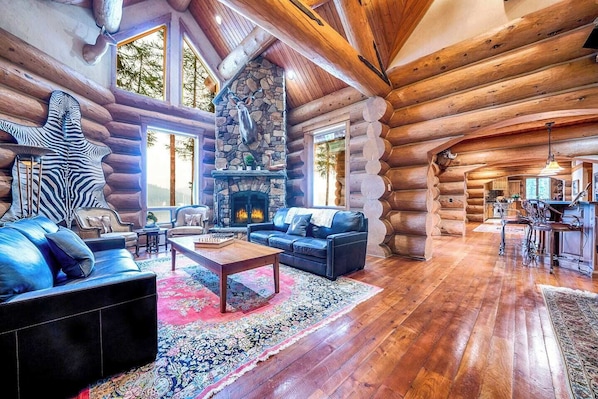 TV, fireplace, books, offices - The Montana Manor, Custom Log Estate Sleeping 14 (Kila)