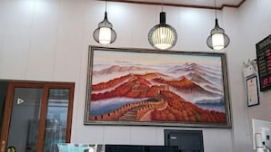 Lobby-lounge