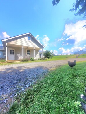 Exterior - Lunar Loft, with mountain views (Bluemont)
