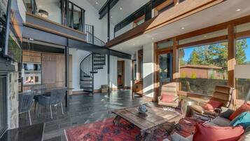 Smart TV, fireplace, stereo