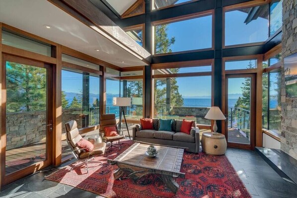 Smart TV, fireplace, stereo