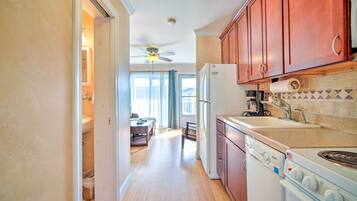 Fridge, microwave, stovetop, coffee/tea maker