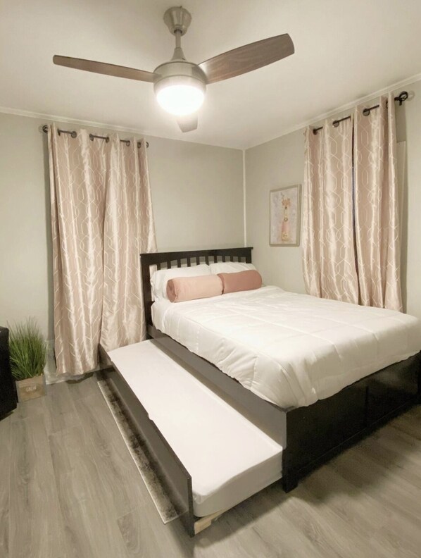 2 bedrooms, iron/ironing board, WiFi, bed sheets