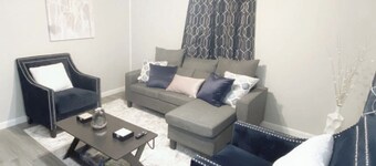 THE Exclusive Retreat! Chique! Stylish! RENOVATED!