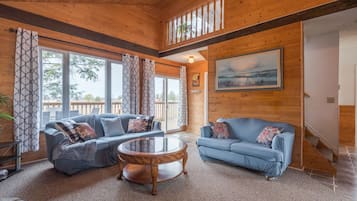 Smart-TV, Kamin, Bücher