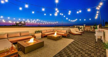 Bachelorette Bash! Sleeps 20! 2 Private rooftops!